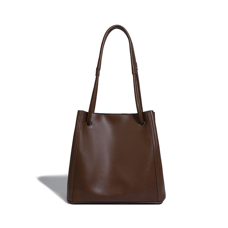 Soft Leather Bucket Bag 2024 Spring Summer New Women's Soft Leather Crossbody Commuter Large Capacity Tote Bag Niche Design Bag