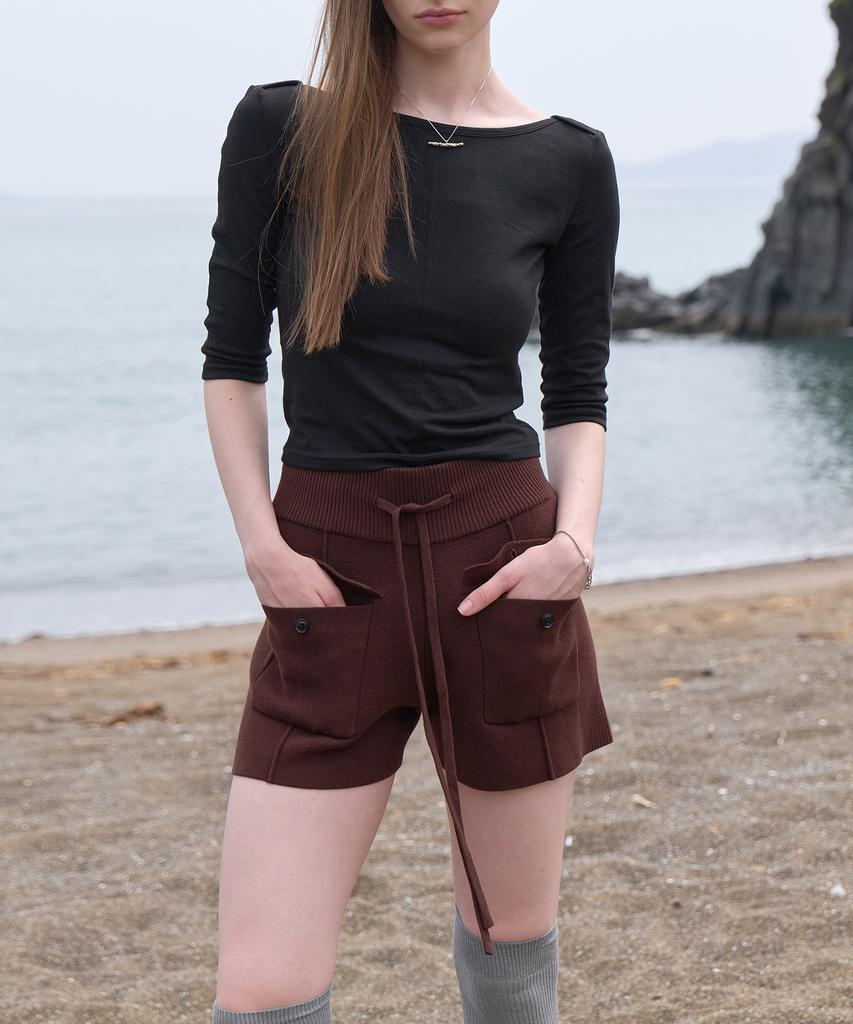 NOIRER FOR WOMAN Knit Pocket Shorts (Brown)