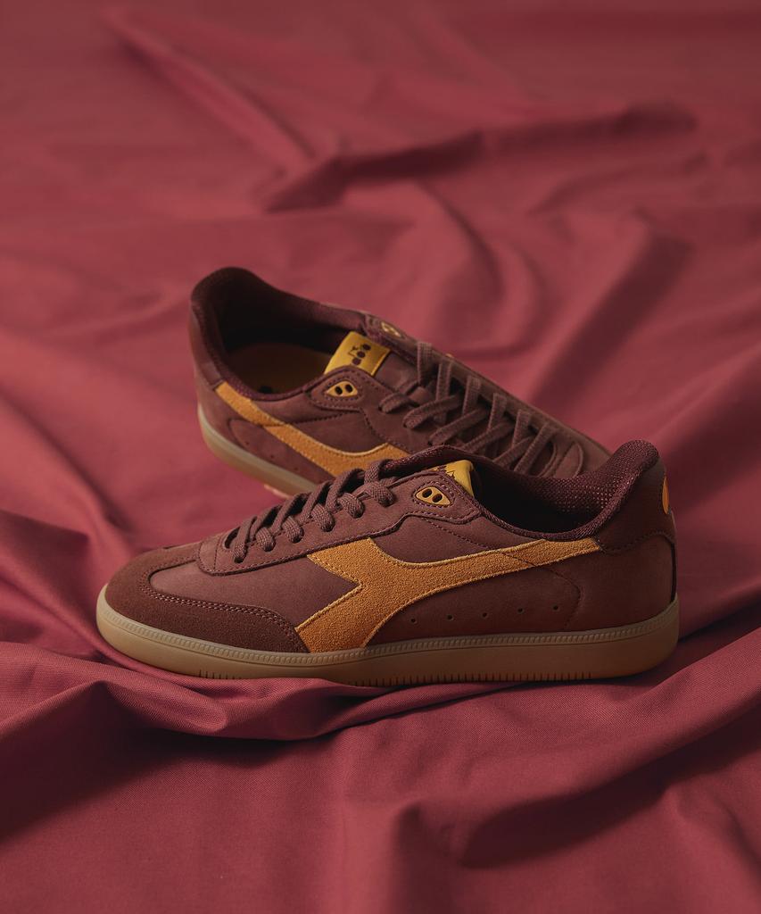 Diadora Сальто Бургундский