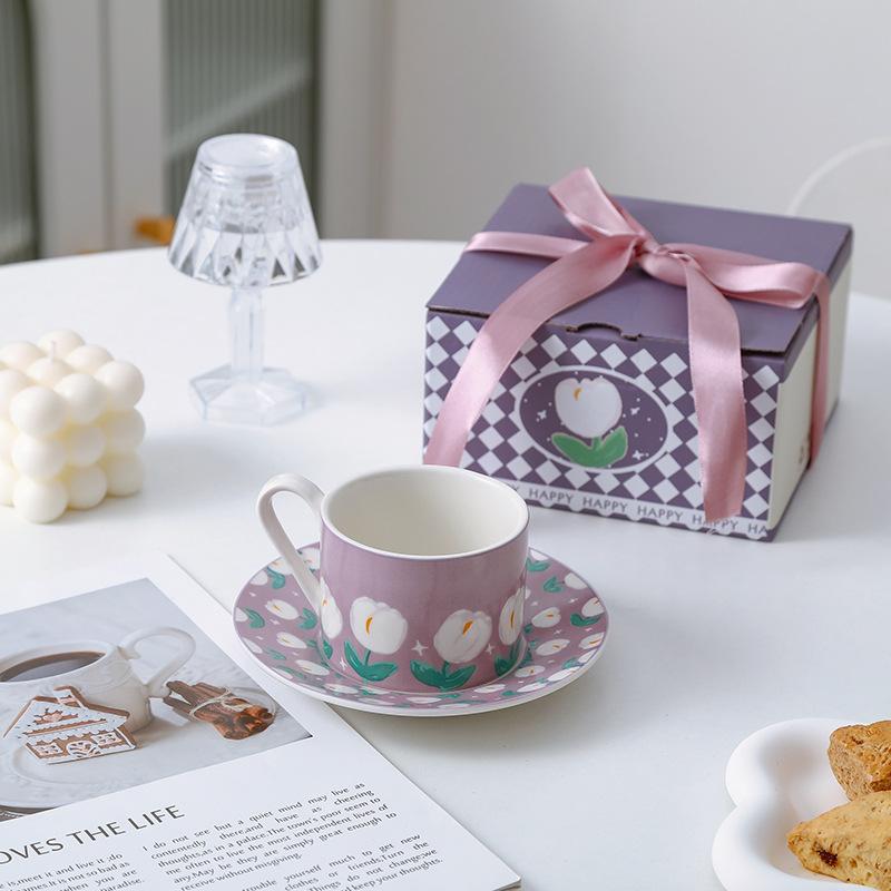 Креативный набор из кофейной чашки и блюдца Ins Style, керамический узор с тюльпанами, кружка для завтрака, молока, послеобеденного чая, подарок для влюбленных пар Tazas