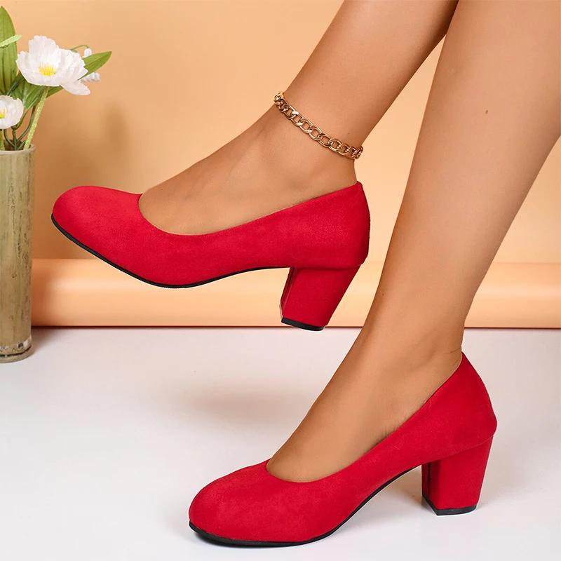 Модные женские туфли на низком каблуке из замши среднего размера на массивном каблуке 2024 года, модные новые туфли для ходьбы, сандалии, туфли-лодочки, сексуальное трендовое платье, женские туфли