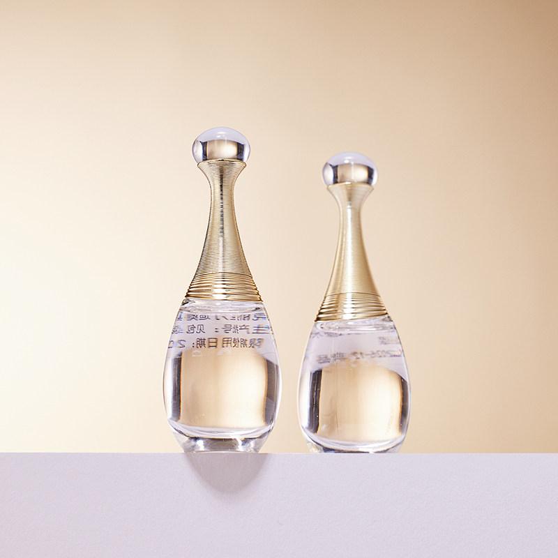 Dior J'adore Парфюмерная вода 5 мл: Классический цветочный аромат, элегантный, утонченный и стойкий.