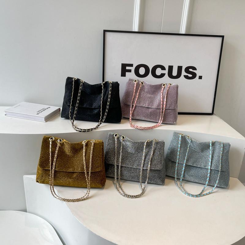 2024 Новая Мода для Городских Жителей Ретро Вельветовая Большая Вместимость Простая Сумка Через Плечо Кроссбоди на Цепочке Для Женщин Черного Цвета