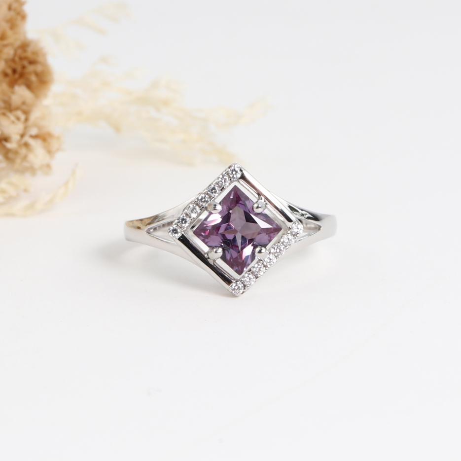 Квадратное кольцо из стерлингового серебра 925 пробы с синтетическим александритом, меняющим цвет, элегантное, модное, подарок на день рождения для женщин