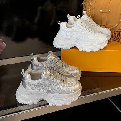 Кожаные кроссовки на платформе для женщин 2025 новая осень маленькие дышащие универсальные повседневные туфли легкие спортивные туфли