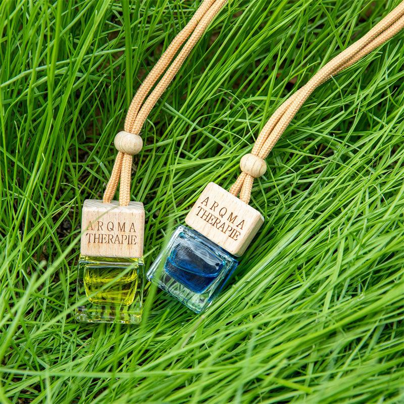 Маленький квадратный флакон, подвеска для ароматерапии в автомобиль, декоративный предмет для автомобильного парфюма, освежитель воздуха