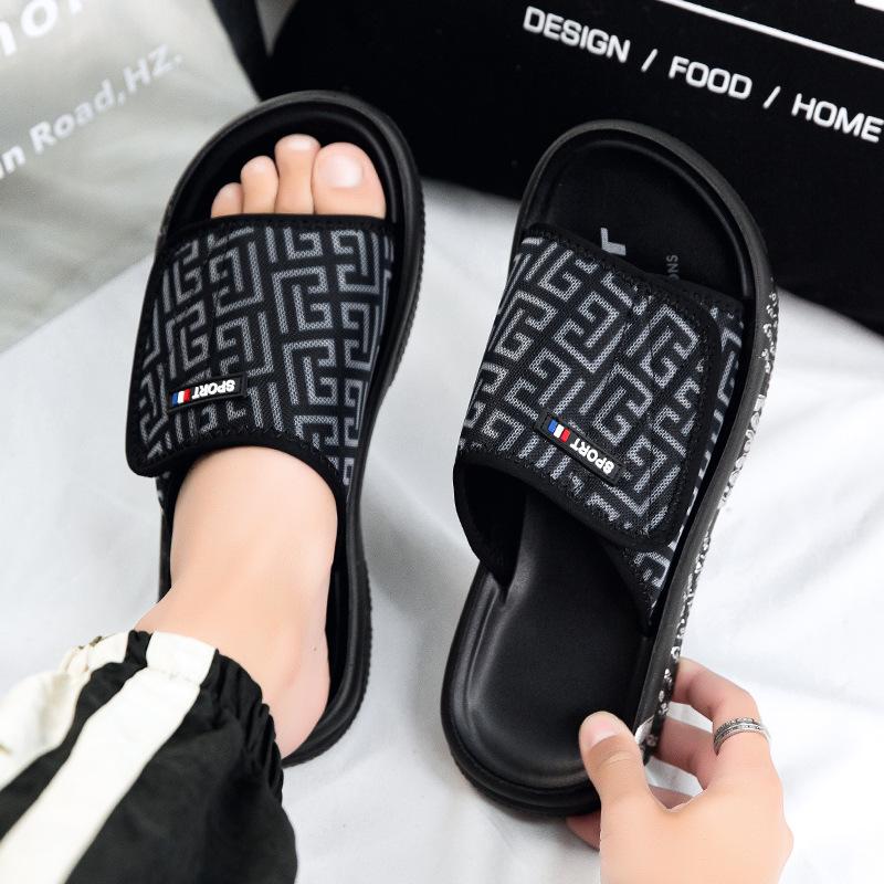 Мужские тапочки носят на улице летом 2024 года, новые высококачественные противоскользящие и износостойкие шлепанцы на мягкой подошве, спортивные пляжные сандалии