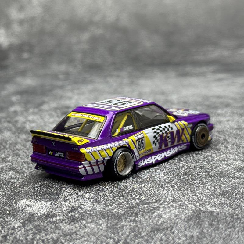 Kaido house 1:64 R8 M3 Kaido KW V1 95 Alloy Full-Opening Aolly car model Metal static display festive gift collection
