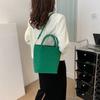 Fashionable Spring 2023 Womens Shoulder Bag Trendy Felt Bucket Bag With Inner Patch Pocket