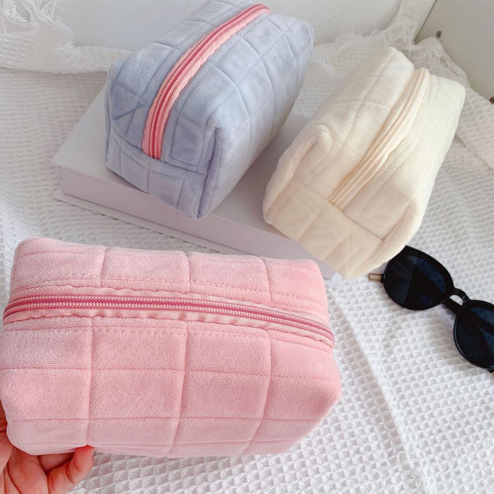 Solid Fur Cosmetic Storage Bag Large Capacity For Women Makeup Organizer Handbag Portable Travel Make Up Toiletry Punch