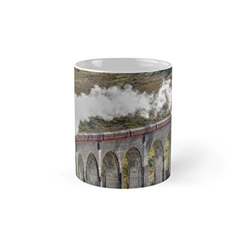 Pyramid International Паровоз на кружке «Виадук Гленфиннан»