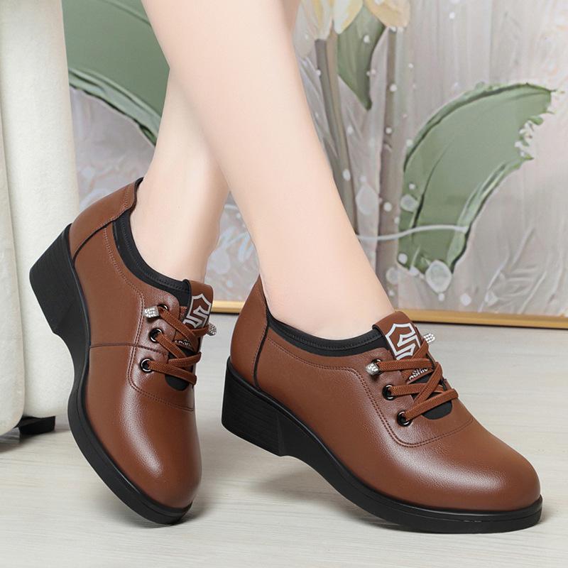 Модные классические туфли из натуральной кожи для женщин с круглым носком, повседневные удобные туфли на танкетке для женщин, весна-осень, рабочая обувь для мам, мягкие