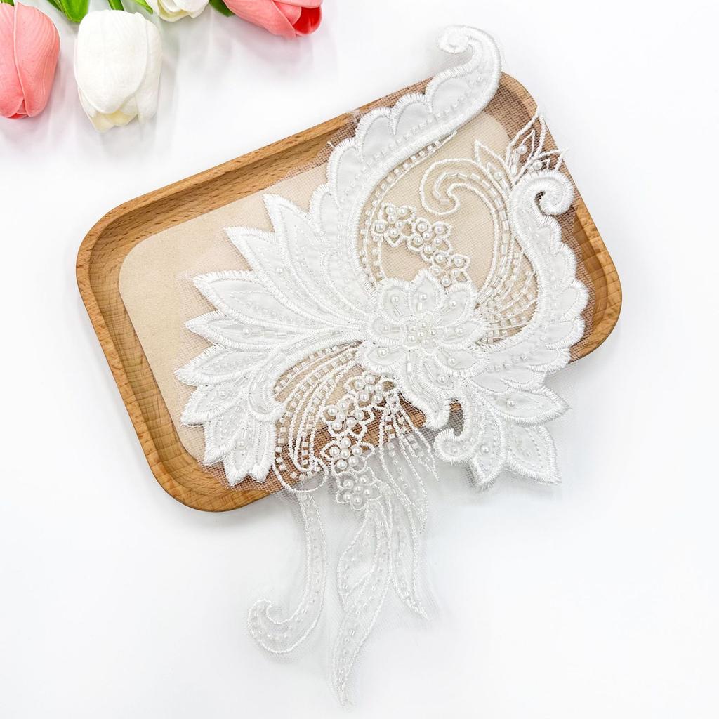 White Handmade Beads Three-Dimensional Flower Embroidery Applique Clothing Wedding Dress Evening Dress Decorative Cloth Sticker Accessories