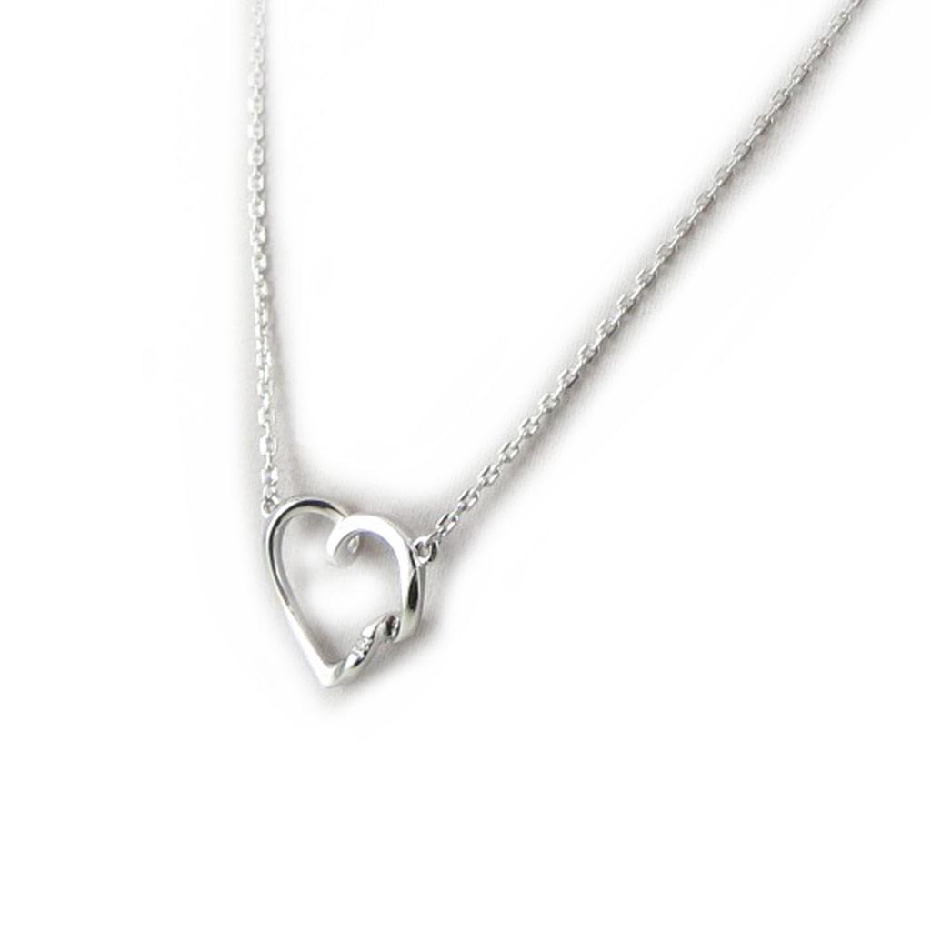 Altesse [N1834] - Белое серебряное колье «Любовь»