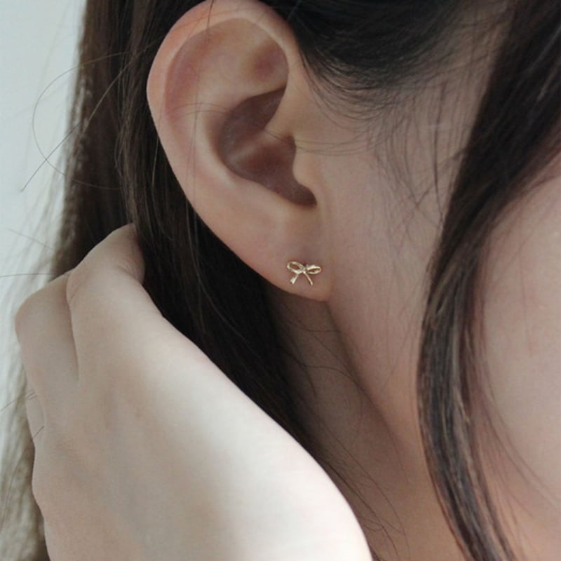 youngglow 14k line ribbon piercing