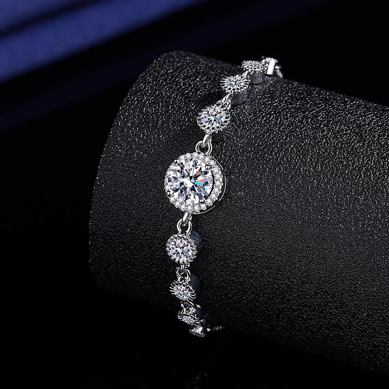 New Classic Seven Princess Round Bracelet for Women ins Versatile and trendy bracelets, stylish jewelry, gift for women