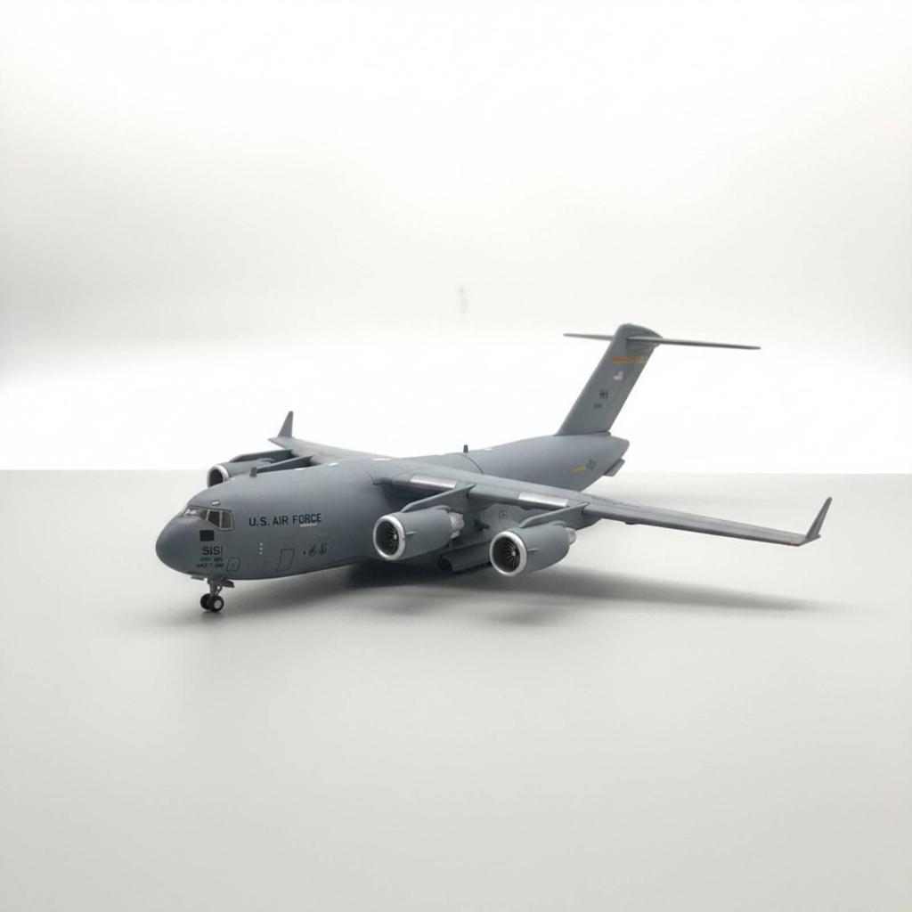Литой самолет C-17 Высокая детализация 1:Модель в масштабе 200 Детализированная отделка