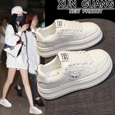 Корейская версия студенческих туфель на толстой подошве белого цвета для женщин 2024 года, новая осенняя обувь для отдыха и спорта