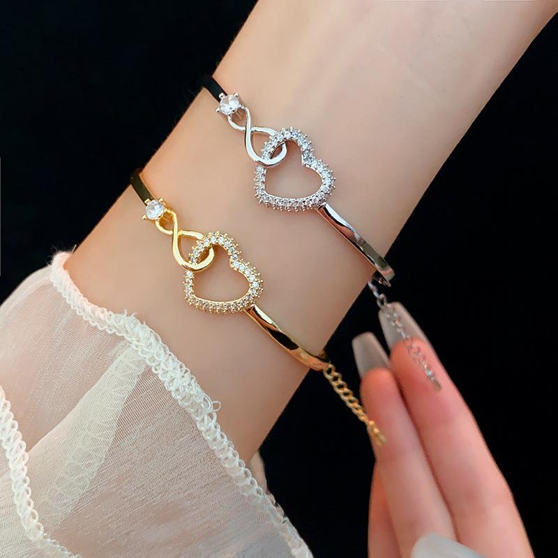 Hot Selling Hollow Out Simple and Versatile Fashionable Wristband with a Light Luxury and High-end Feel