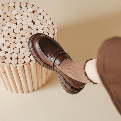 Туфли-одинарки на толстой подошве в британском стиле с круглым носком, женские, новые весна-лето 2025 года, на педали, из овчины с ручной царапиной, ретро, на толстом каблуке, из маленькой кожи