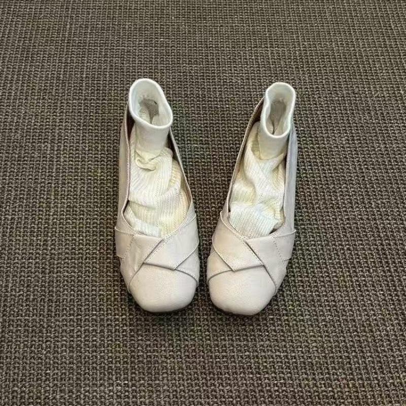 Модная обувь Однотонные слипоны на плоской подошве для женщин 2025 Новые темпераментные ретро универсальные удобные туфли-лодочки