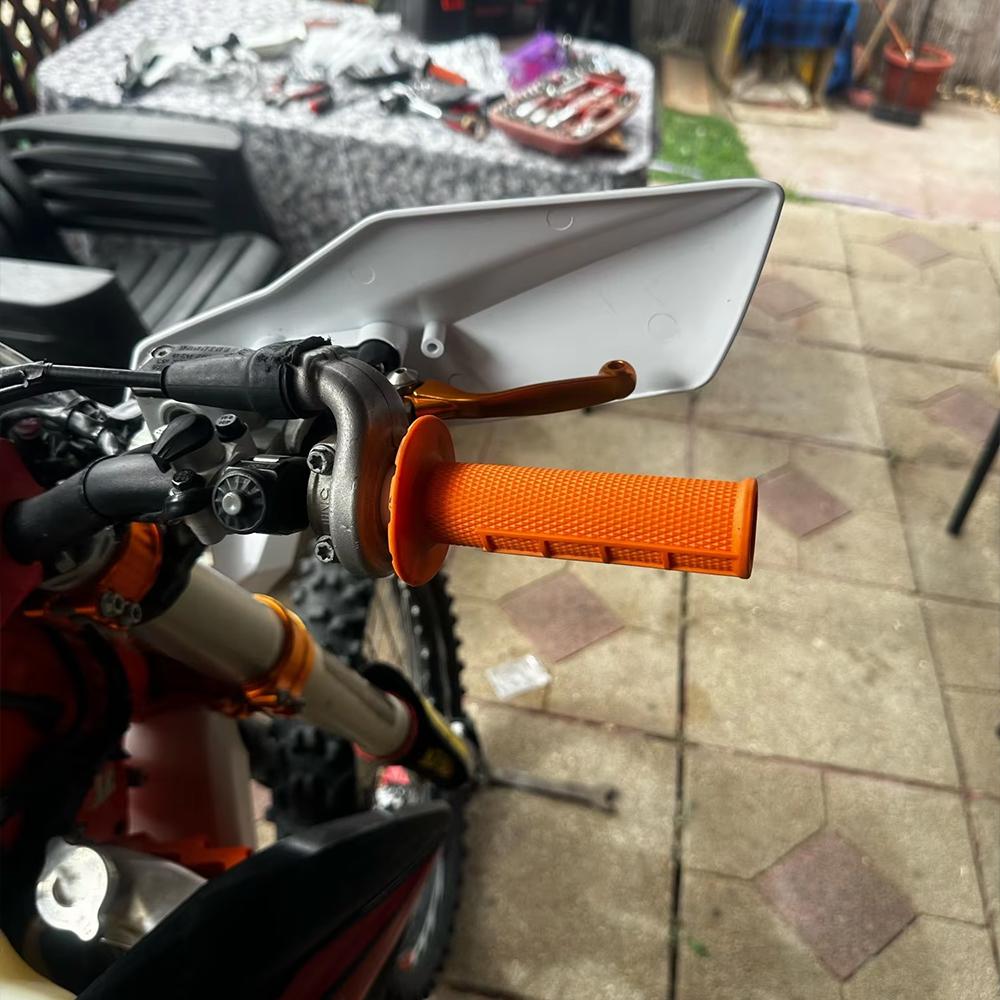 Motorcycle Handle Grips Dirt Pit Bike Rubber Bar Grip For HUSQVARNA TC 125 250 300 TE300 TE 300 TC125 TC250 2014 2015 2016 Parts