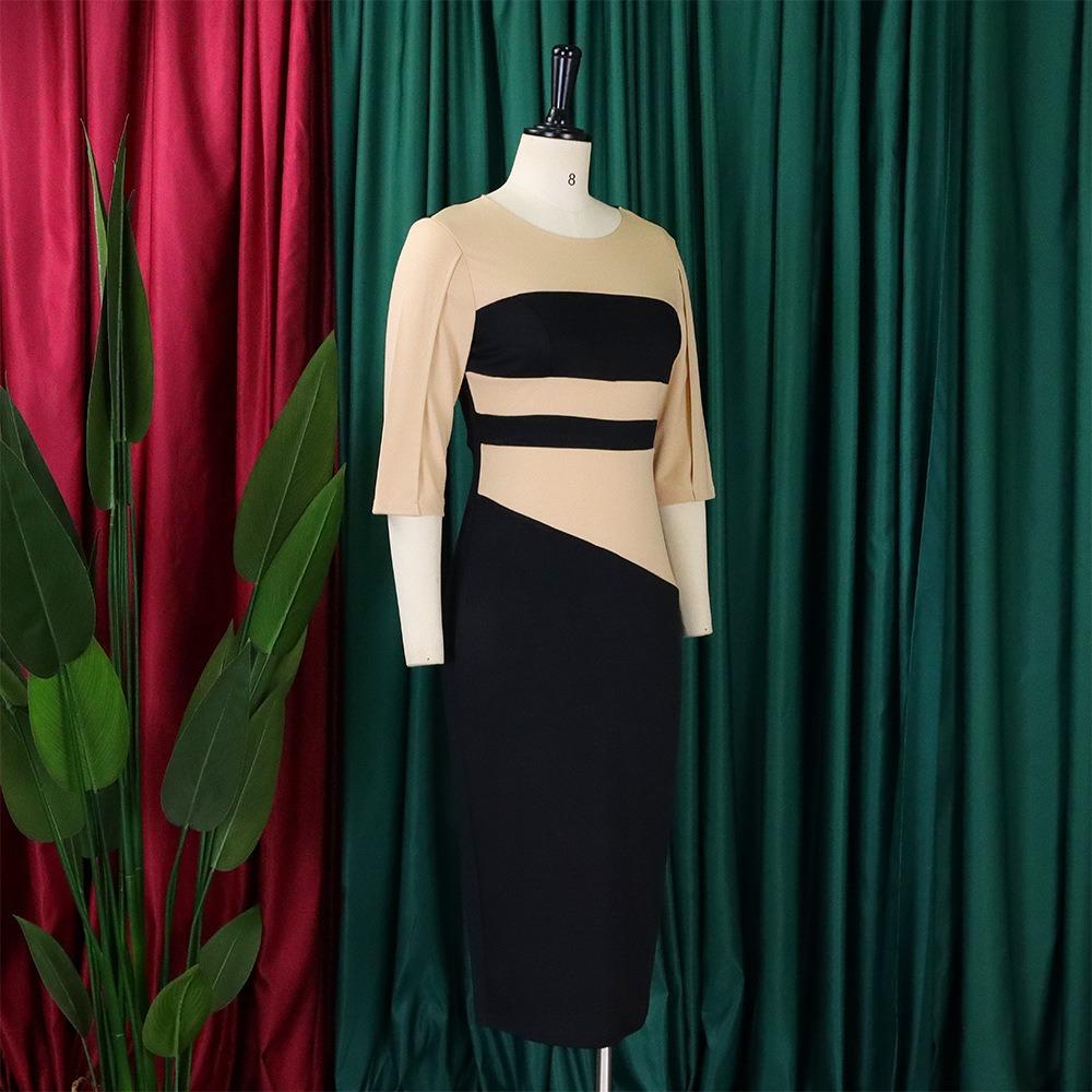 Весеннее модное женское платье больших размеров с узором на бедрах и рукавами пять четвертей для стильного образа.