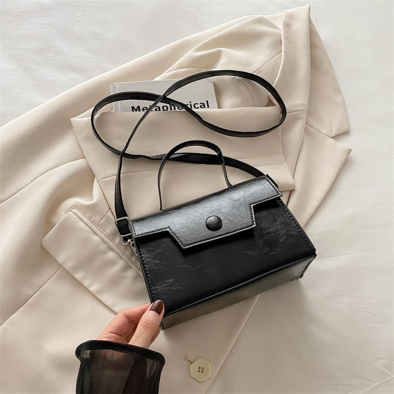 High Value Small Bag Women's Bag 2025 New Fashion Shoulder Messenger Bag Spring and Summer Simple Portable Small Square Bag