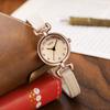 Смотреть Корейская версия Нишевые женские часы Простой циферблат с узором искры кожаный ремешок Водонепроницаемые Женские Модные Кварцевые Наручные часы