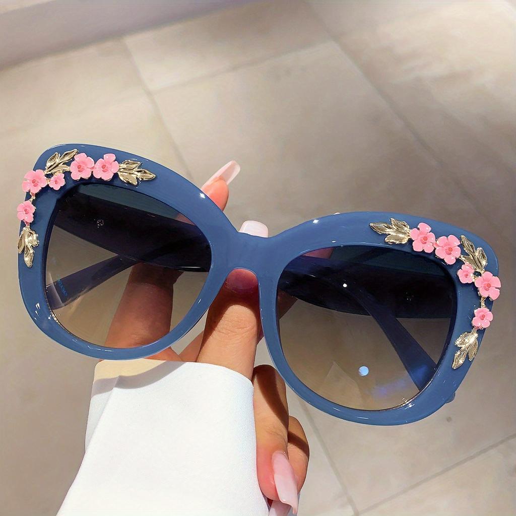 Vintage Cat Eye Glasses with Flower Decor Chic Luxury Women Trendy Unisex Eyewear High Quality Hot Fashion