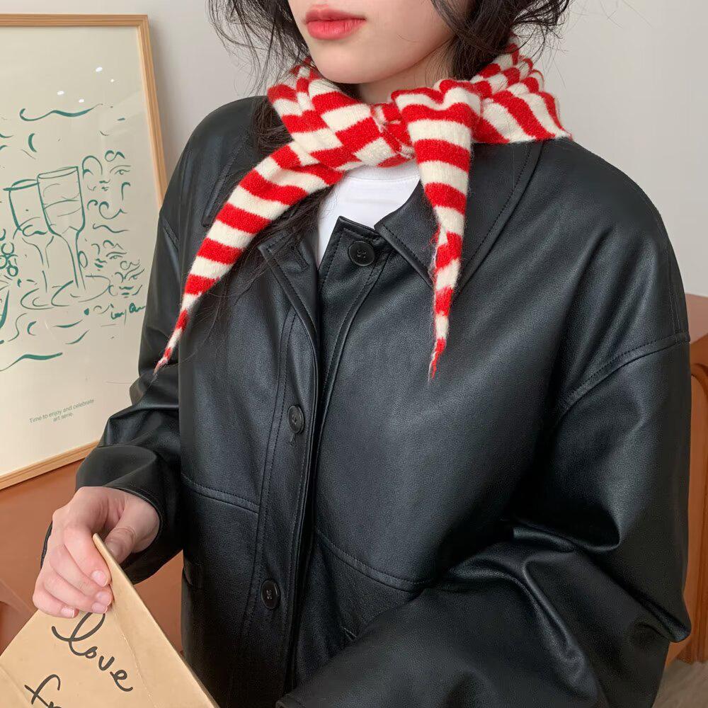 Autumn and winter small triangle scarf, striped knitted scarf, premium triangle scarf, new warm triangle scarf for women