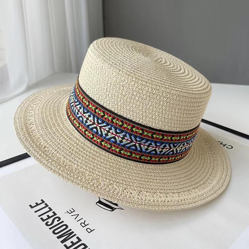 Французская винтажная соломенная шляпа от солнца — стильная плоская шляпа с неподвластным времени очарованием — идеальный солнцезащитный козырек для отдыха и приключений на свежем воздухе