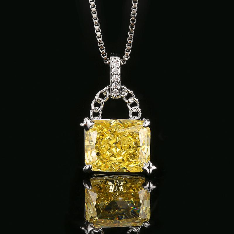 Jewelry New Jewelry Pendant High Carbon Diamond Necklace Flash Ice Flower Cut Women's Fashion Light Luxury Versatile