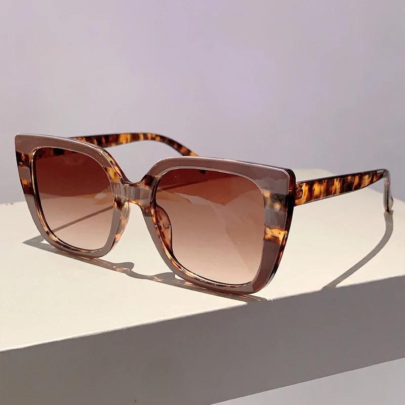 2025 New Brand Designer Square Sunglasses Women Men Oversized Cat Eye Sunglass Gradient Lens Glasses for Women Driving Shades