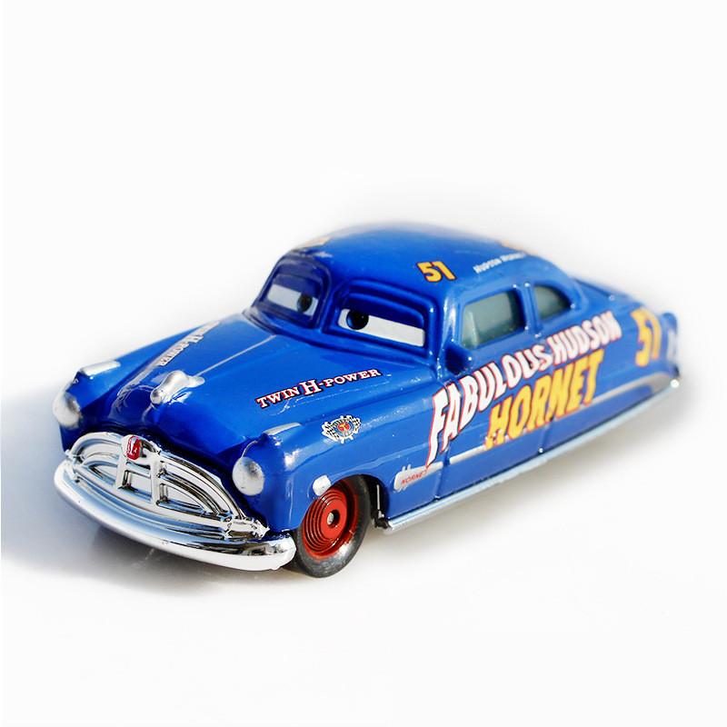 Disney Pixar Cars No.95 Молния Маккуин Модель автомобиля Металлические игрушки и хобби Для детей Для мальчиков Для малышей и детей Дети Подарок на день рождения Игрушечные машинки и поезда