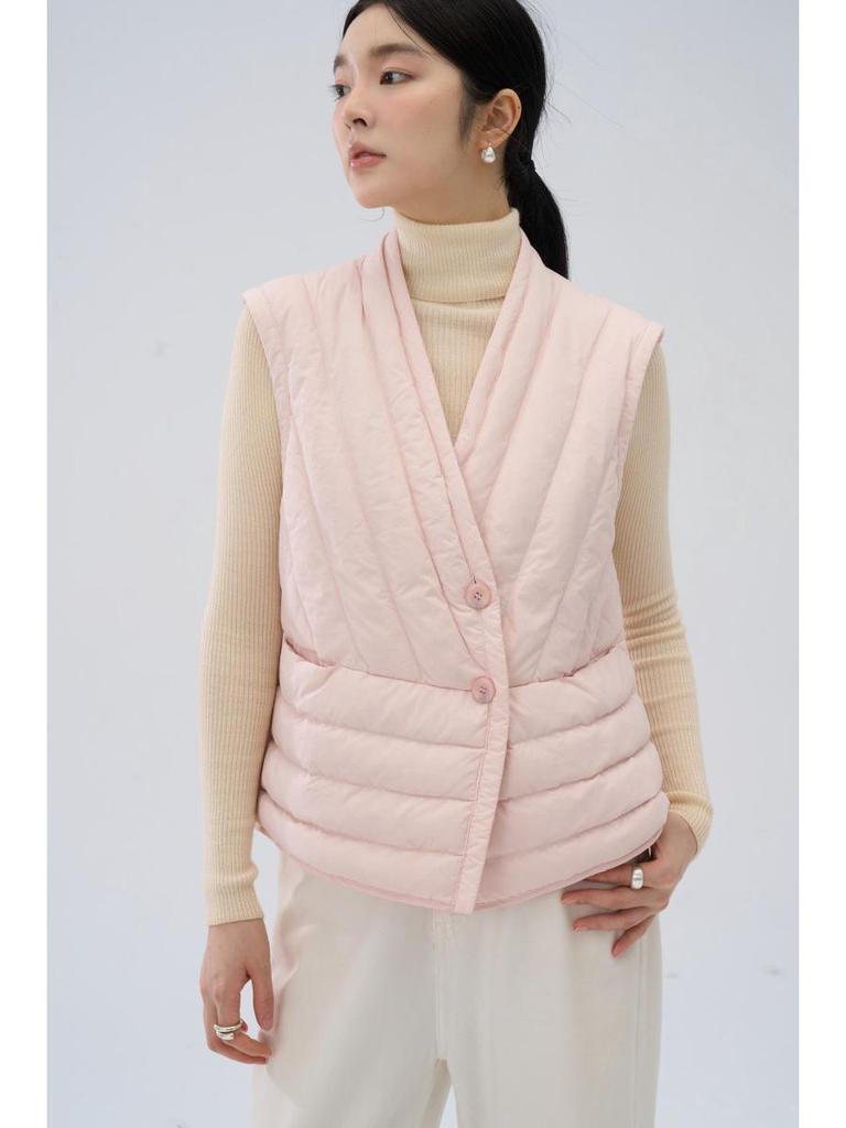 Женский пуховый жилет с V-образным вырезом - 90% пуха, без рукавов, приталенный, для осени и зимы.