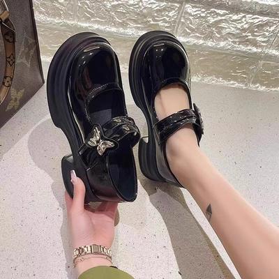 Внешнеторговые белые ретро жемчужные маленькие кожаные туфли женские 2025 лето с мелким вырезом универсальные в стиле колледжа на толстой подошве с круглым носком туфли Мэри Джейн