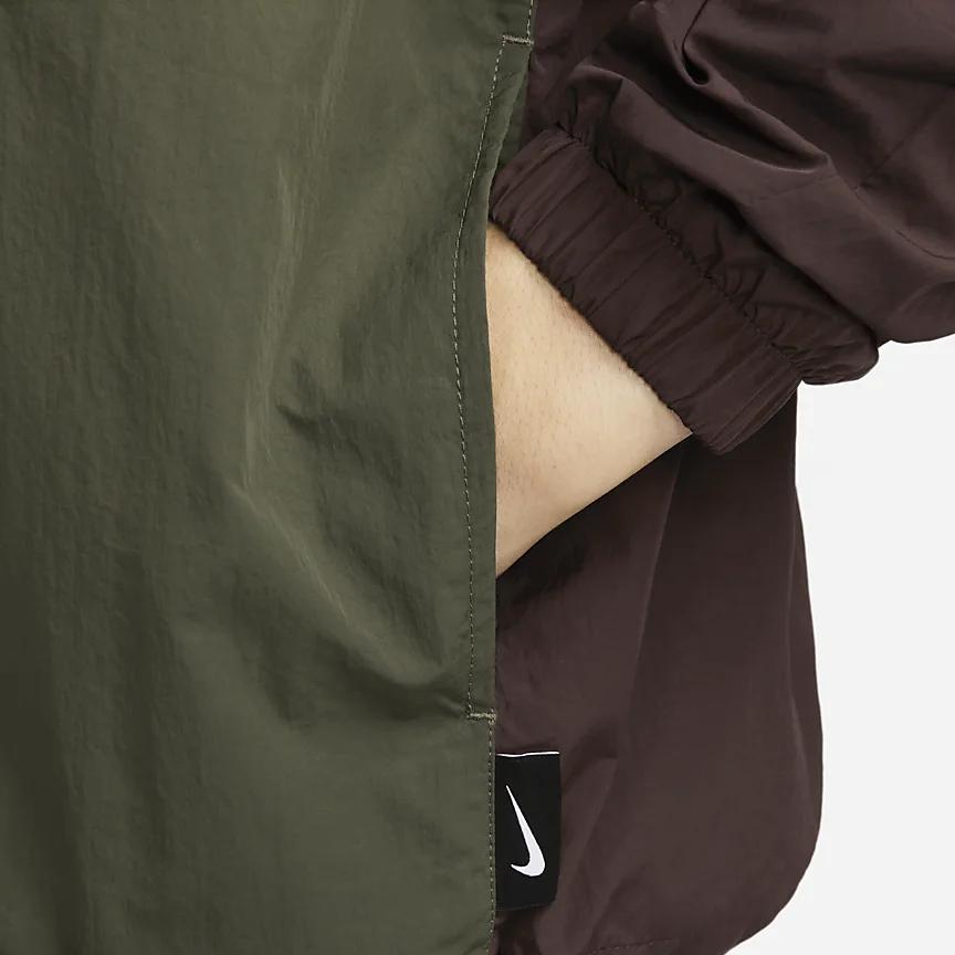 Nike Куртка Big Swoosh Woven V1 Earth/Rush Fuchsia/Cargo Khaki для мужчин в уличном стиле DX0661-227