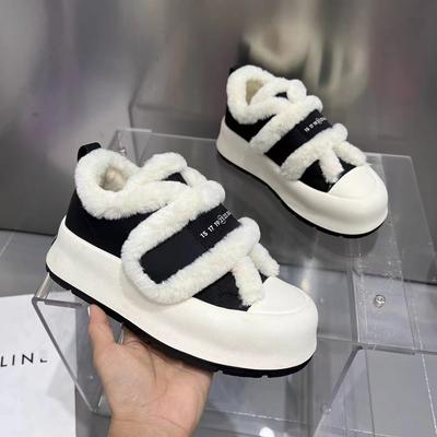 Толстая подошва на липучке, пушистый хлеб, маленькие белые туфли, детские зимние бархатные туфли для сохранения тепла 2025 года, новые популярные туфли для сноуборда, хлопковые туфли