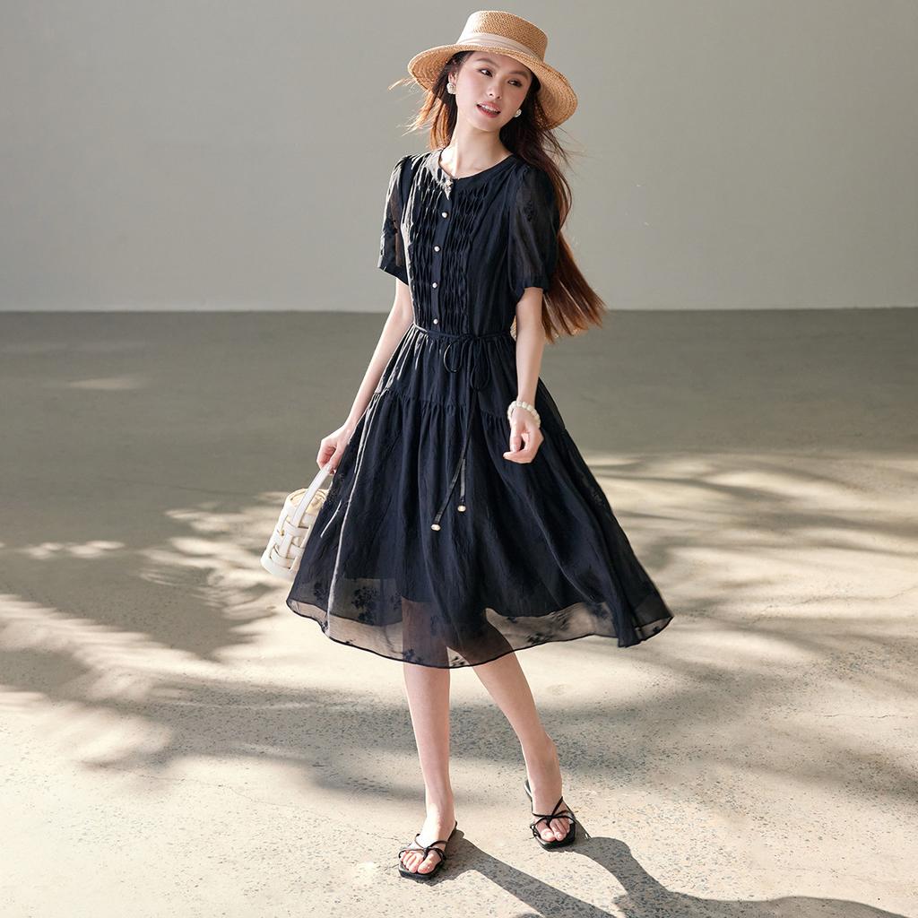 26 year summer dress, high-end and elegant round neck short sleeved skirt, A-line skirt, waist cinching and slimming black dress, skirt