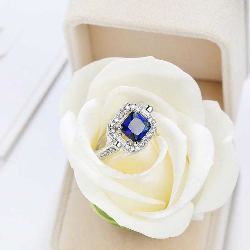 Женские обручальные кольца SODROV с классическим синим цирконом