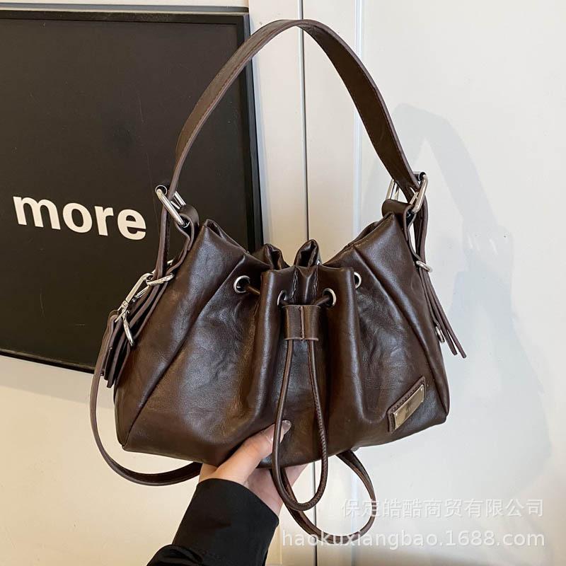 Ретро сумка женская 2025 новая осень и зима универсальная на плечо сумка-мессенджер популярна в этом году, портативная сумка-ведро