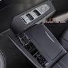 Декоративная накладка на консоль переключения передач Roewe RX5MAX из углеродного волокна - Версия «Черный Воин»
