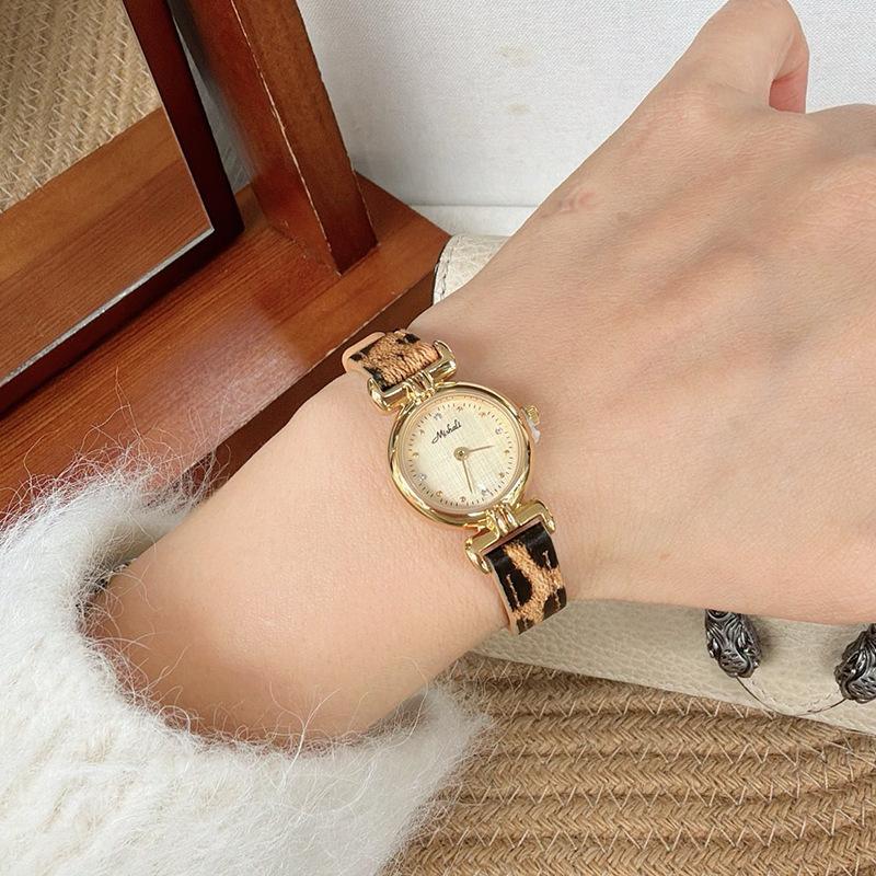 New Leather Leopard Print Vintage Luxury Women'S Quartz Watch, High-End Women'S Wristwatch, Timepiece And Accessories.