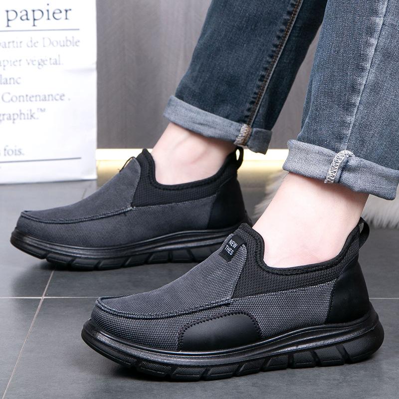 Winter New Men's Fleece Shoes Versatile Soft Soles Lightweight Non-slip Cloth Shoes Casual Thickened Warm Men's Cotton Shoes