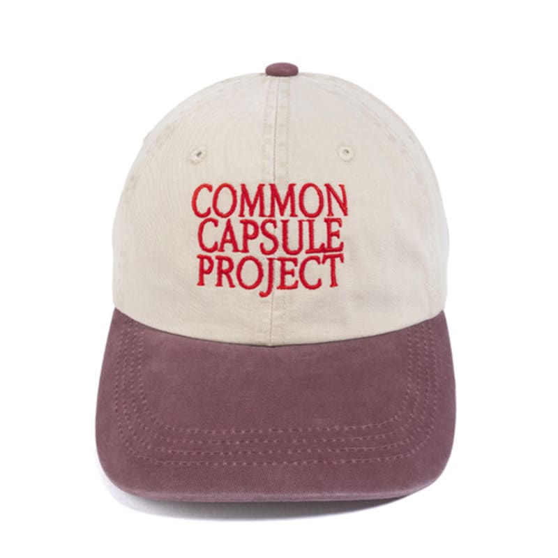 Commoncapsuleproject двухцветная бейсболка с наложенным логотипом (Бургундия)