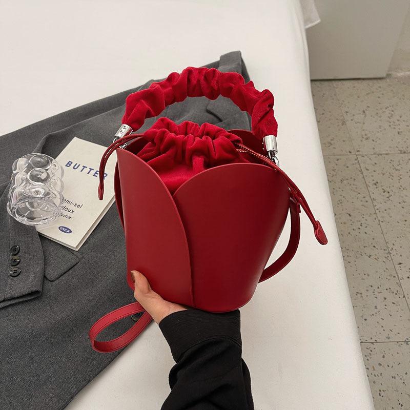 Drawstring Design Water Bucket Bag Women Solid Vegetable Basket Handheld Crossbody Bag Autumn Winter New High End Wedding Bag