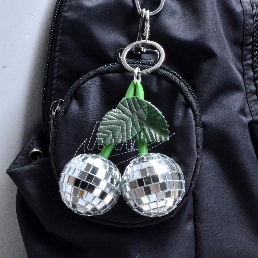 Блестящий зеркальный кулон-брелок в виде диско-вишни, шарм для сумки, глянцевый ретро-аксессуар для ключей, украшение для кошелька