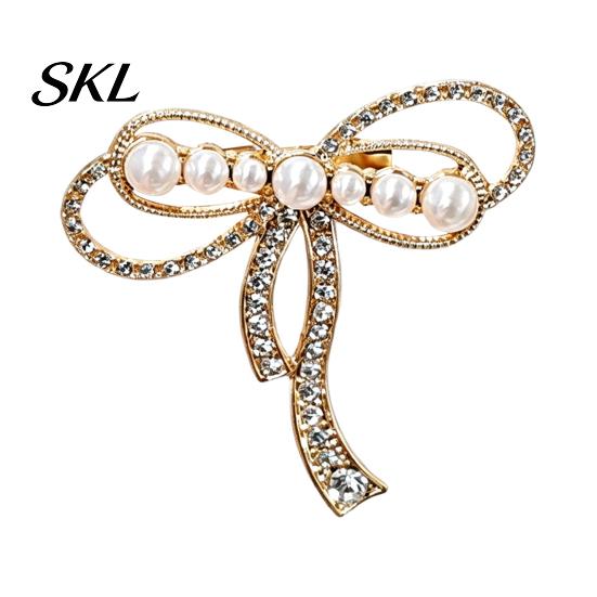 Lapel Pin Bowknot Design Brooch, Strong Buckle Fastening with Faux Pearls Solid Metal Brooch Rhinestones, Electroplating Anti-Oxidation Badge