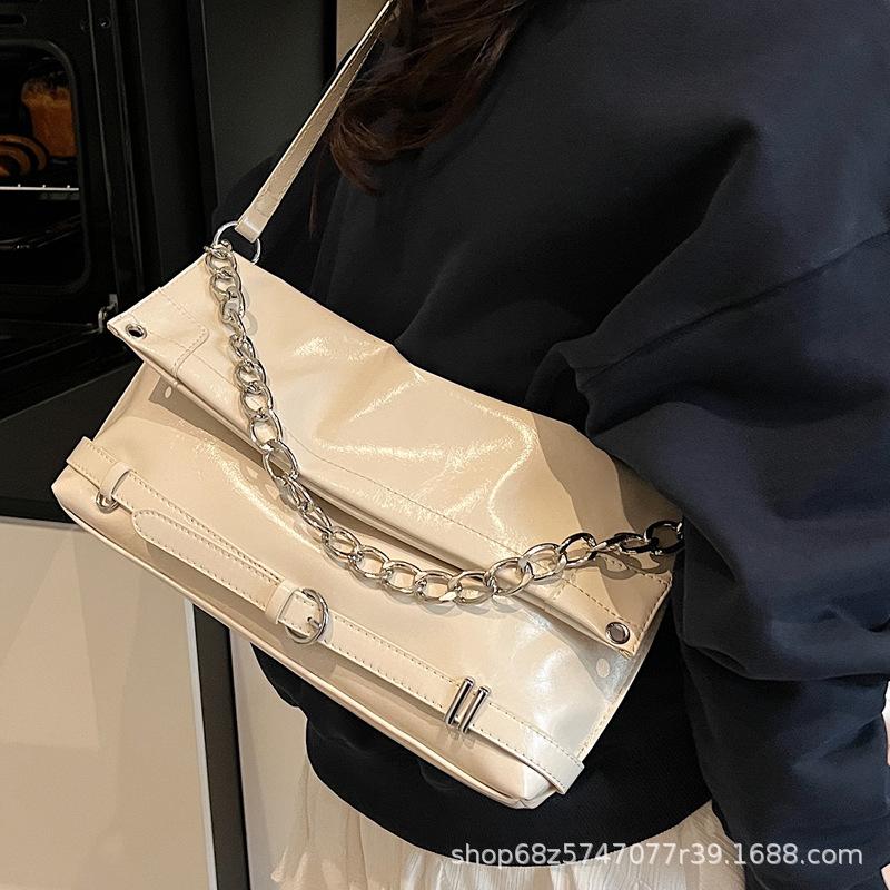 Niche 2025 New Underarm Bag Women's Large-capacity Trendy Cool Chain Shoulder Bag Casual Commuter Versatile Messenger Bag